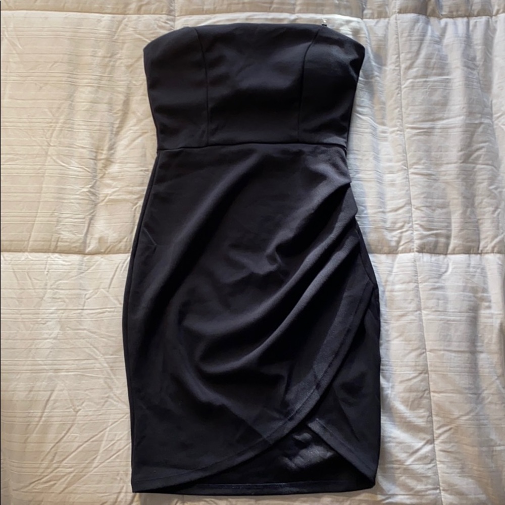 Black strapless dress (petal skirt)